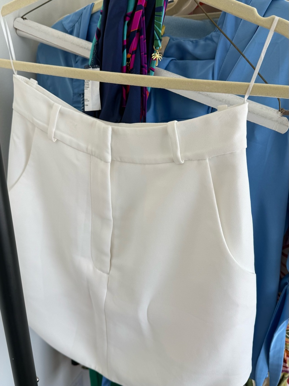 Elegant White V-Neck top AND skirt - Picture 5 of 8